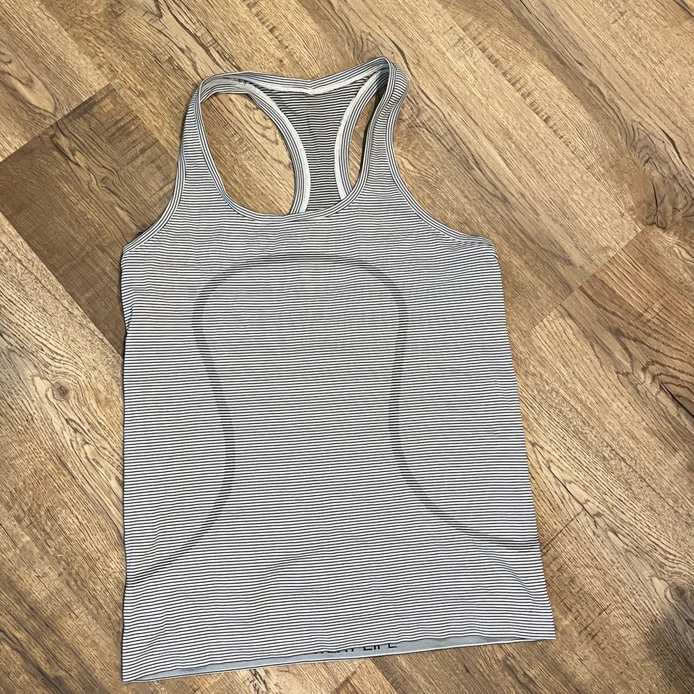 Lululemon black and white striped tank. Size 8